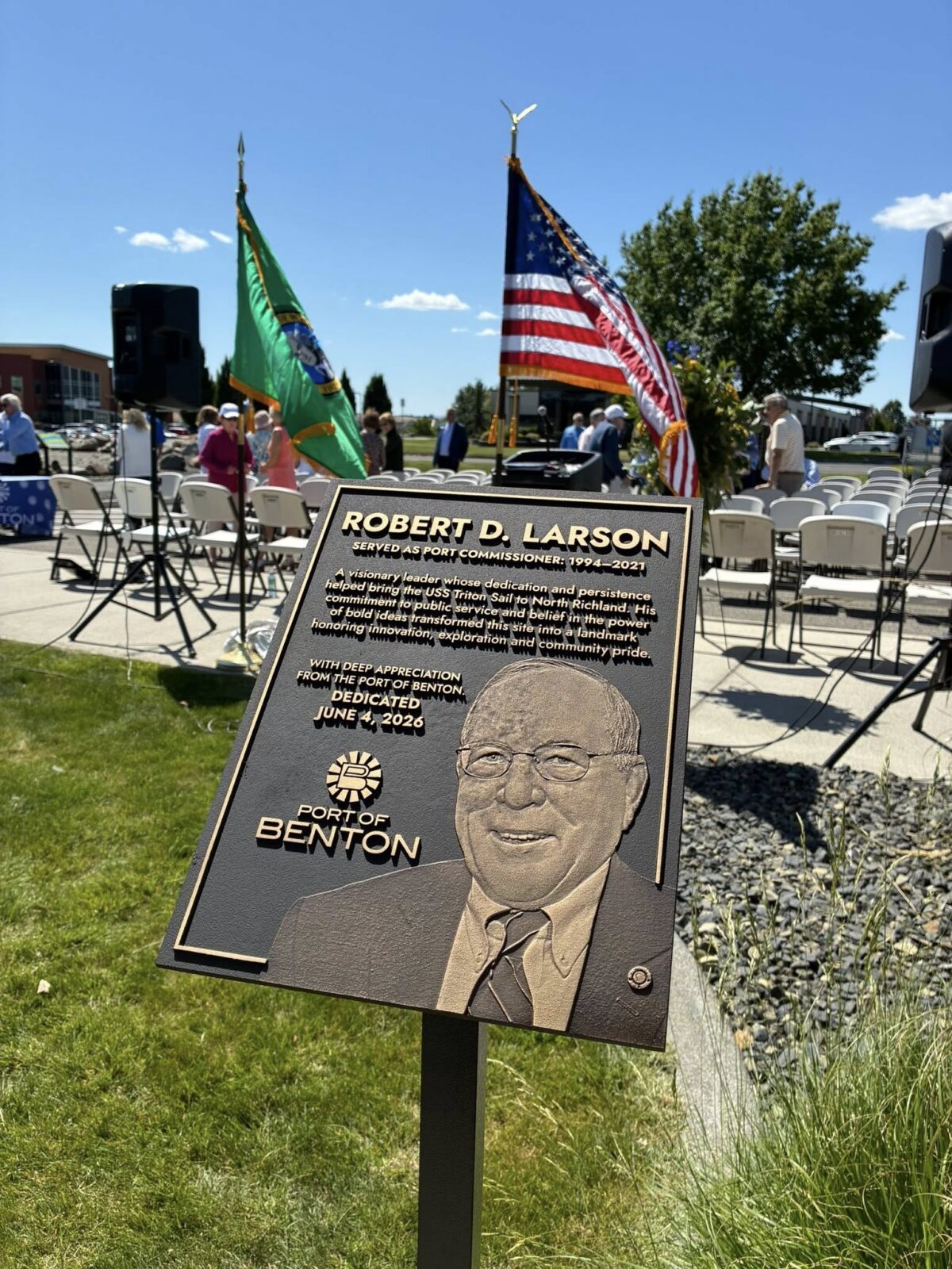 larson-plaque
